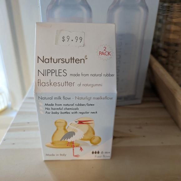 2 Natursutten glass bottles and pack of extra nipples - Picture 5 of 5